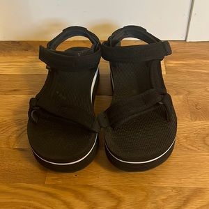 Platform Tevas